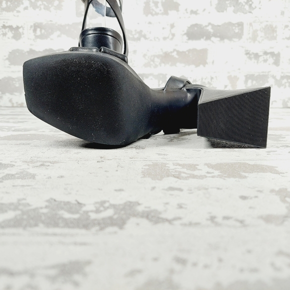 New Abound Tracy Black Faux Leather Block Heel Retro Platform Sandals A40 - Picture 9 of 14